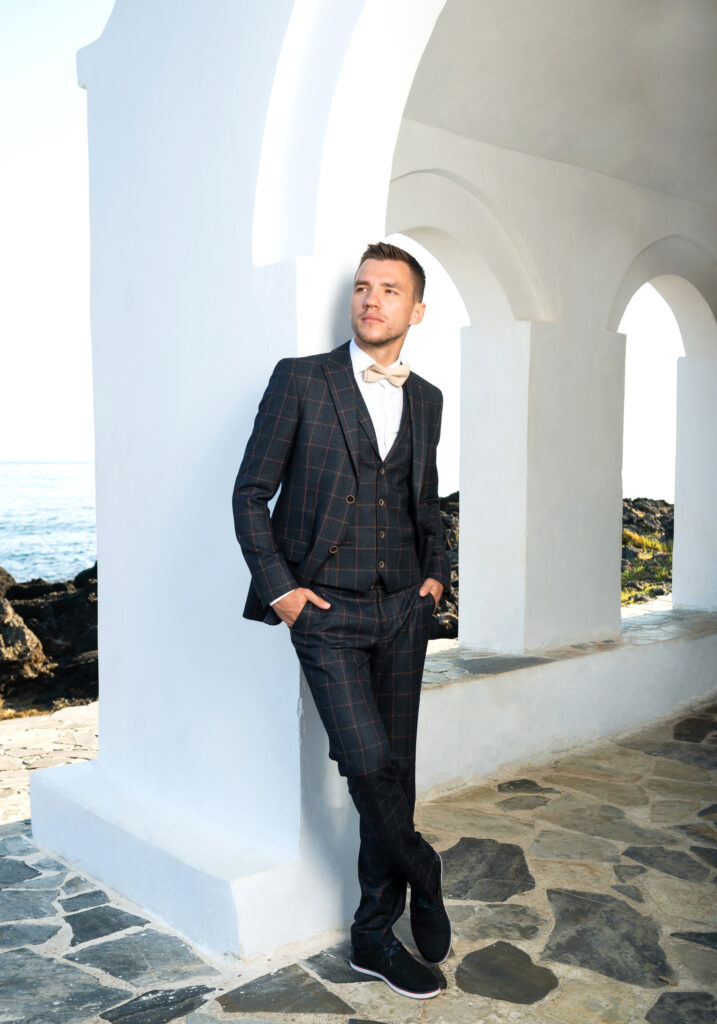 Groom solo photo